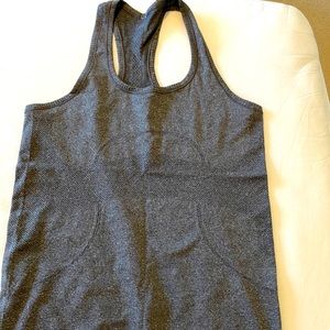 Lululemon size 8 swiftly tank EUC